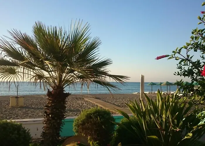 La Carihuelala Farola Apartament